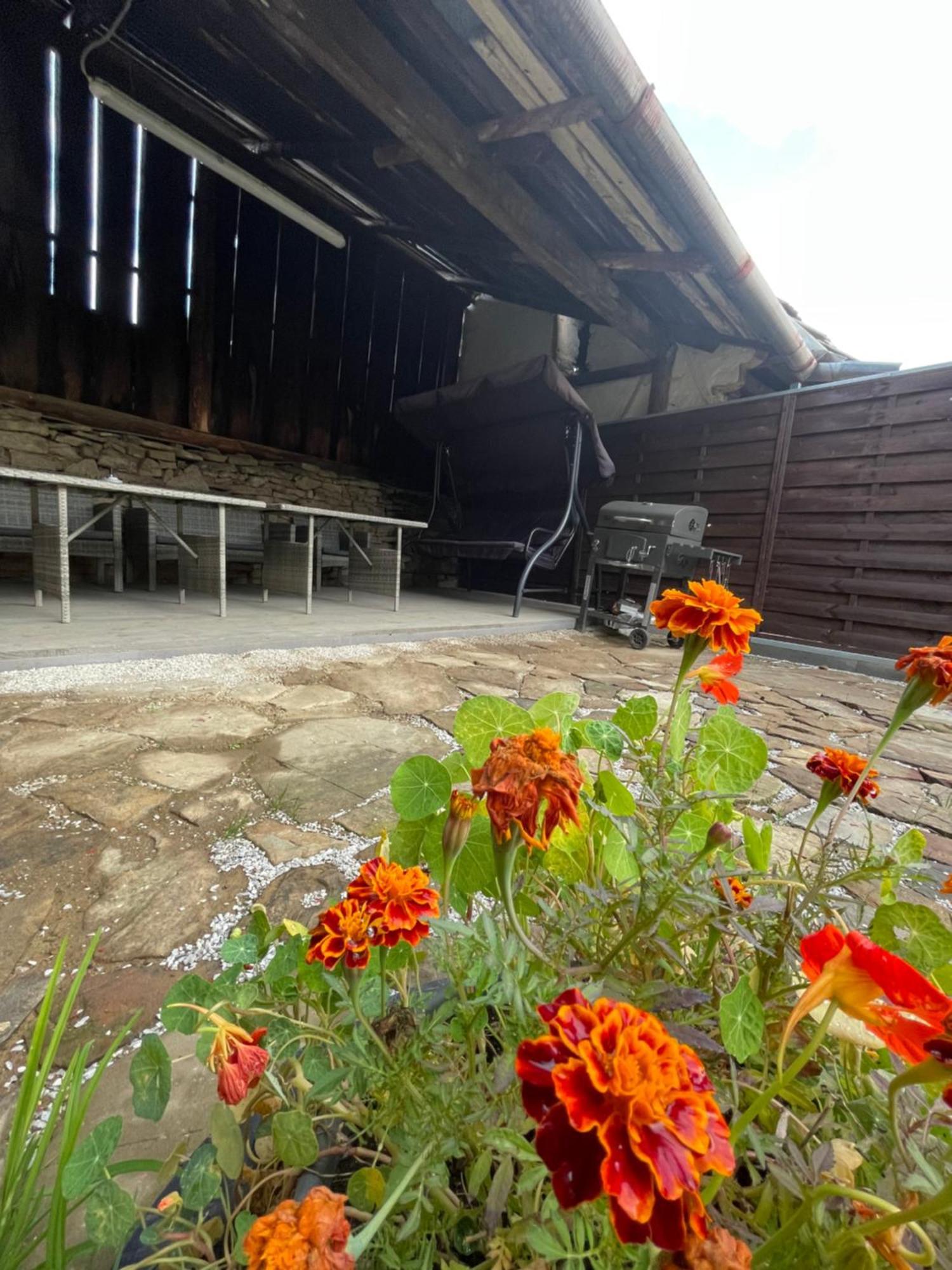 Zu Hause Guest House Vrbov Exterior photo